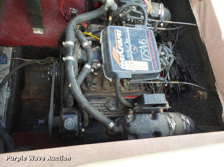 image for item K3613 1987 VIP Viscount boat