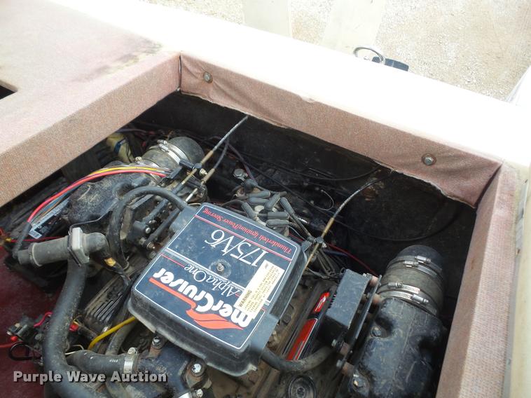 image for item K3613 1987 VIP Viscount boat