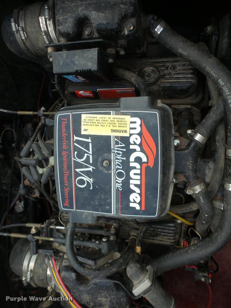 image for item K3613 1987 VIP Viscount boat