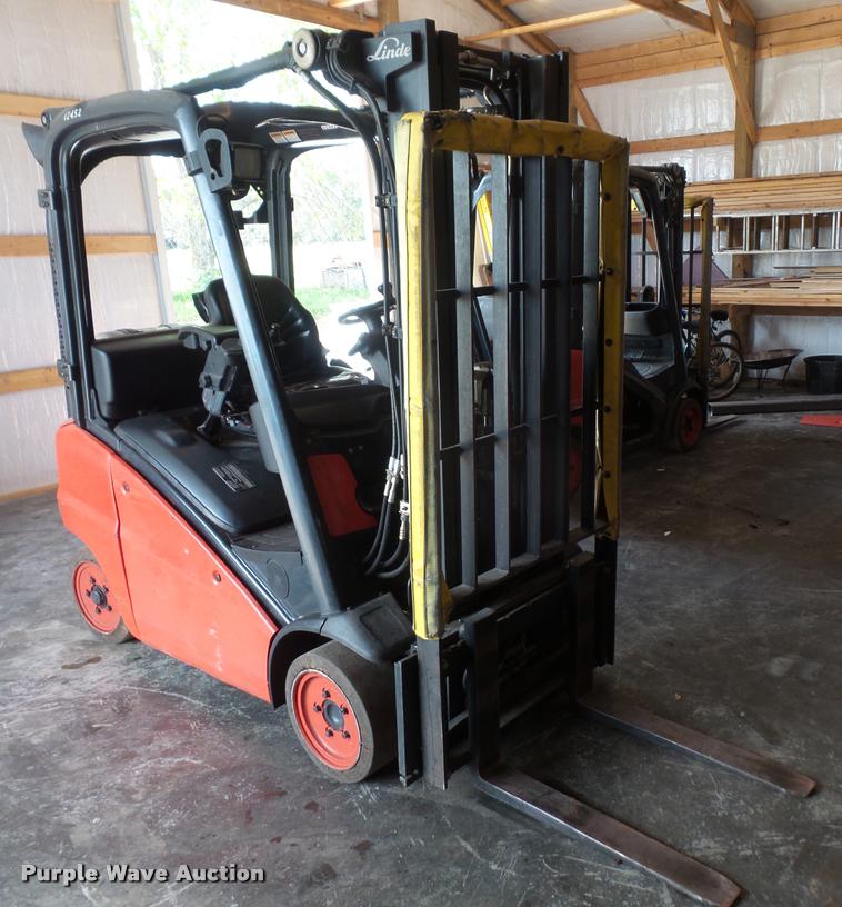 image for item K3716 Linde H18 forklift