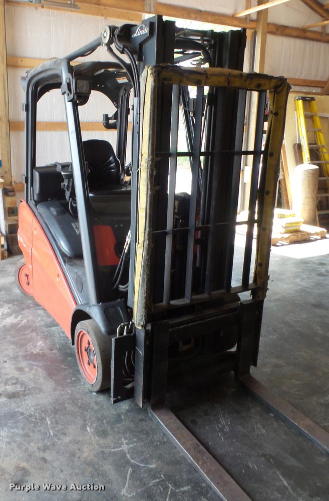 image for item K3717 Linde H18 forklift