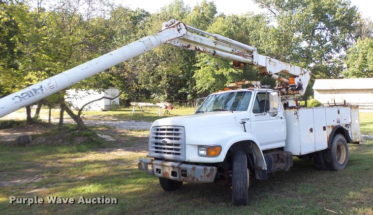 image for item K5688 1999 Ford F800 bucket truck