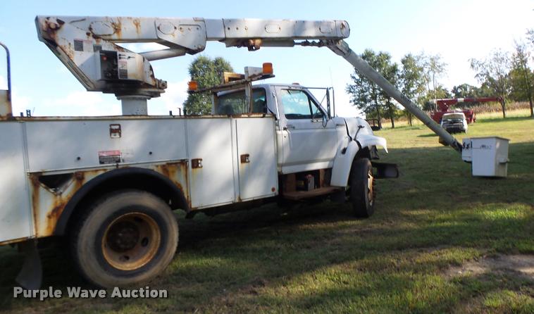 image for item K5688 1999 Ford F800 bucket truck