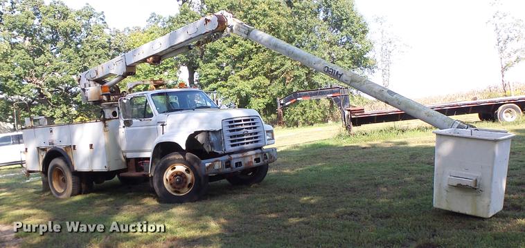 image for item K5688 1999 Ford F800 bucket truck