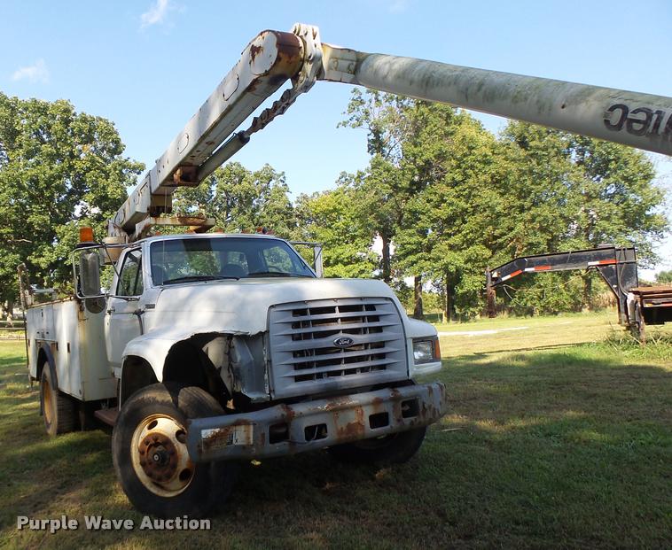 image for item K5688 1999 Ford F800 bucket truck