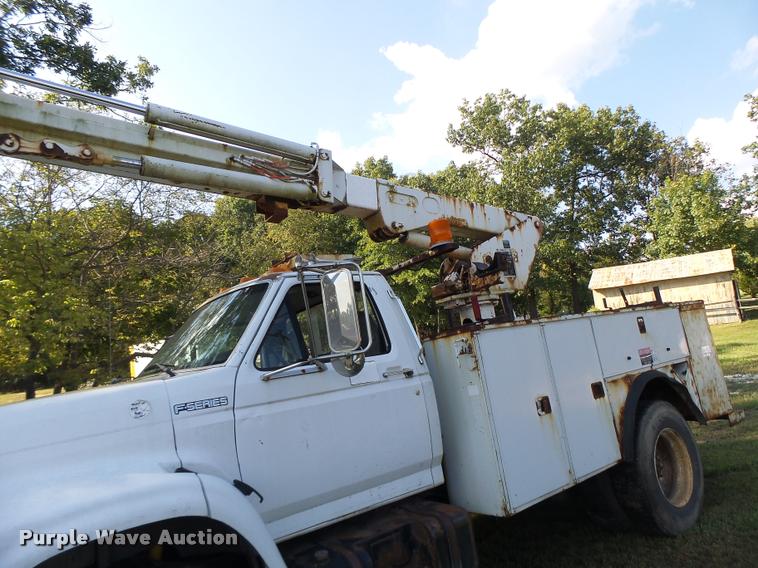 image for item K5688 1999 Ford F800 bucket truck