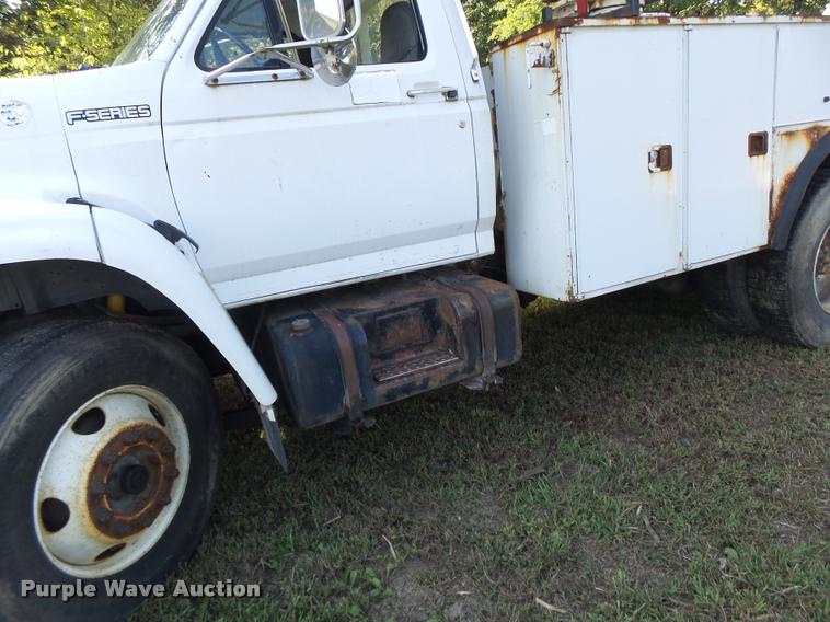image for item K5688 1999 Ford F800 bucket truck