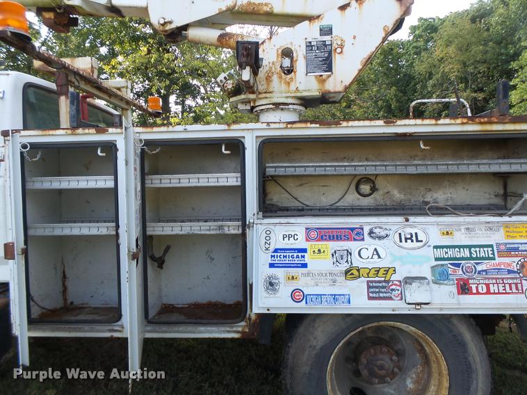 image for item K5688 1999 Ford F800 bucket truck