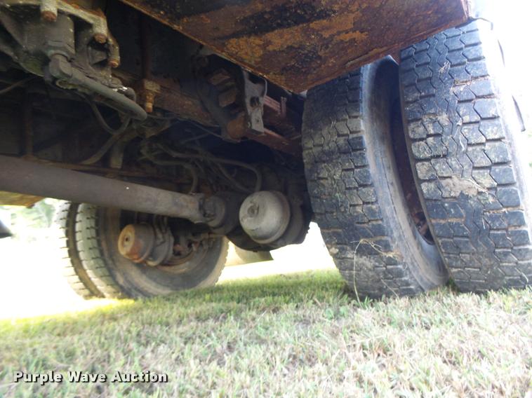 image for item K5688 1999 Ford F800 bucket truck