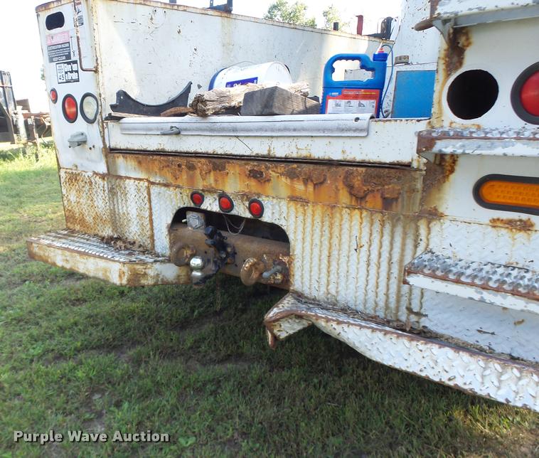 image for item K5688 1999 Ford F800 bucket truck