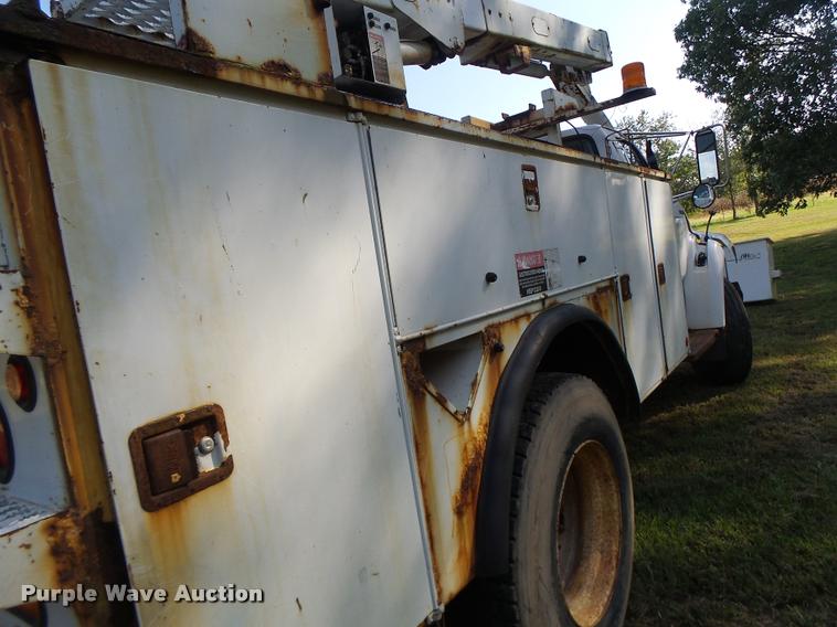 image for item K5688 1999 Ford F800 bucket truck