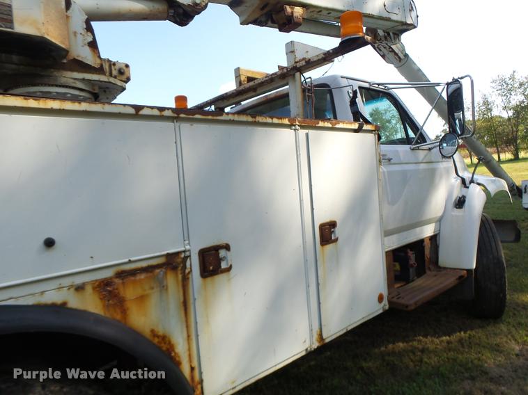 image for item K5688 1999 Ford F800 bucket truck