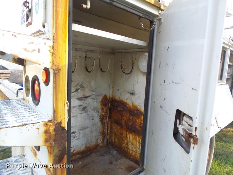 image for item K5688 1999 Ford F800 bucket truck