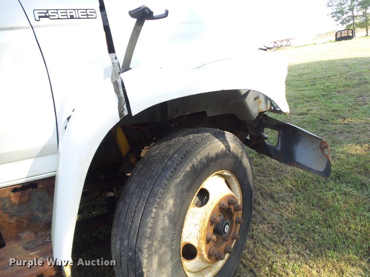 image for item K5688 1999 Ford F800 bucket truck