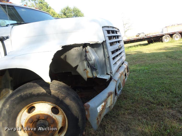 image for item K5688 1999 Ford F800 bucket truck