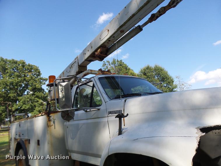 image for item K5688 1999 Ford F800 bucket truck