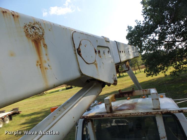 image for item K5688 1999 Ford F800 bucket truck