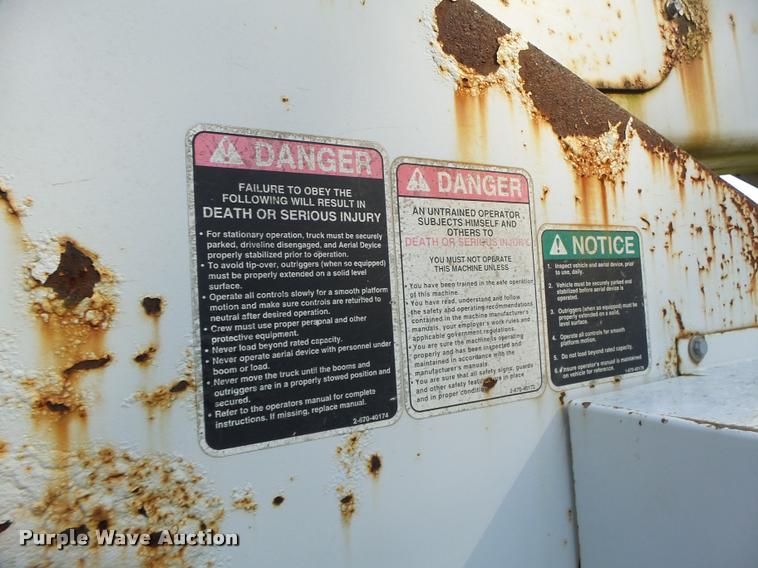 image for item K5688 1999 Ford F800 bucket truck