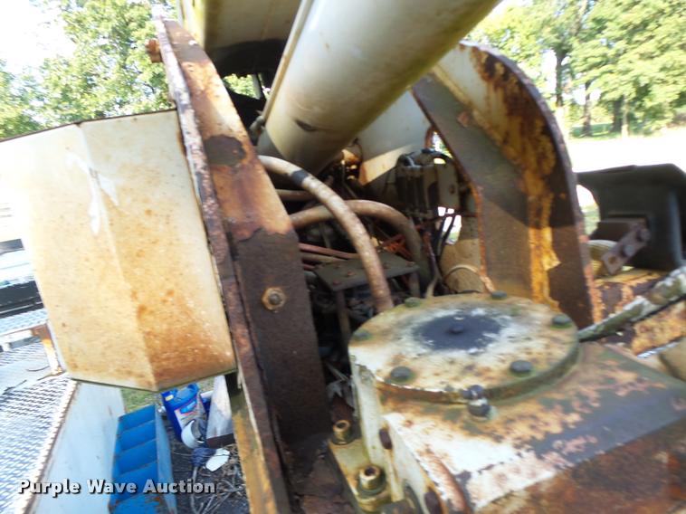 image for item K5688 1999 Ford F800 bucket truck