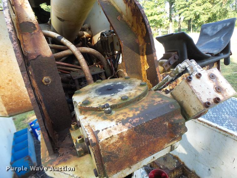 image for item K5688 1999 Ford F800 bucket truck