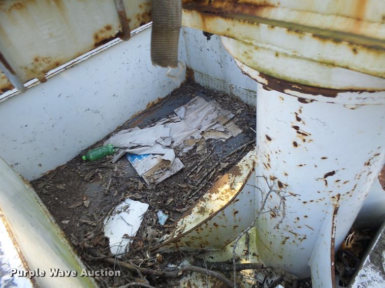 image for item K5688 1999 Ford F800 bucket truck