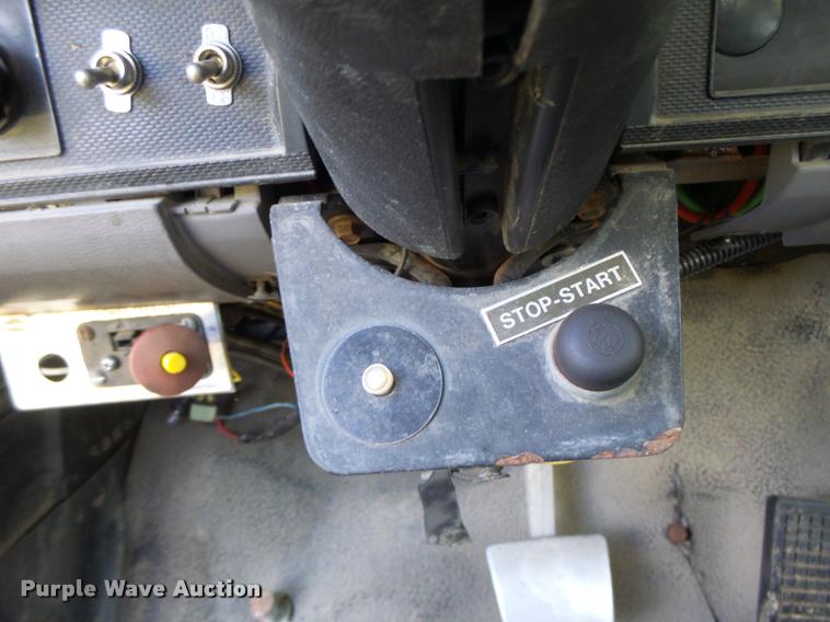 image for item K5688 1999 Ford F800 bucket truck