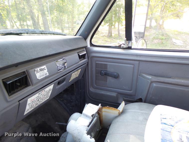 image for item K5688 1999 Ford F800 bucket truck