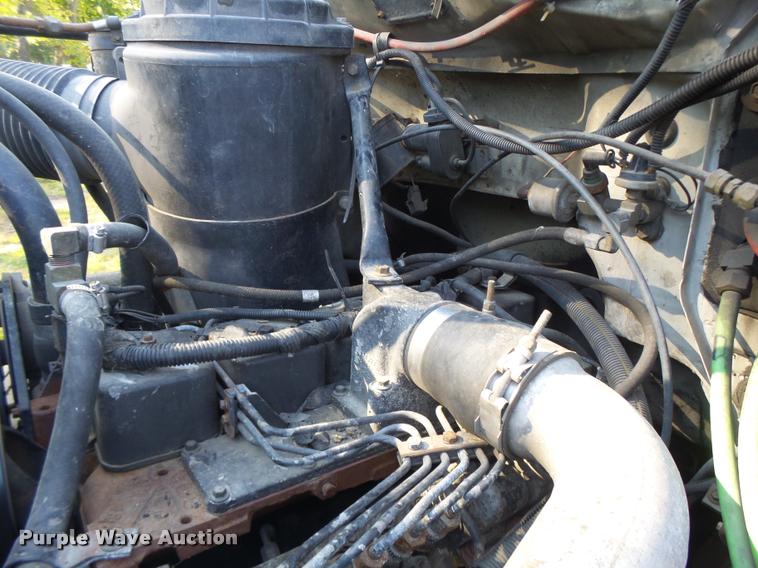 image for item K5688 1999 Ford F800 bucket truck