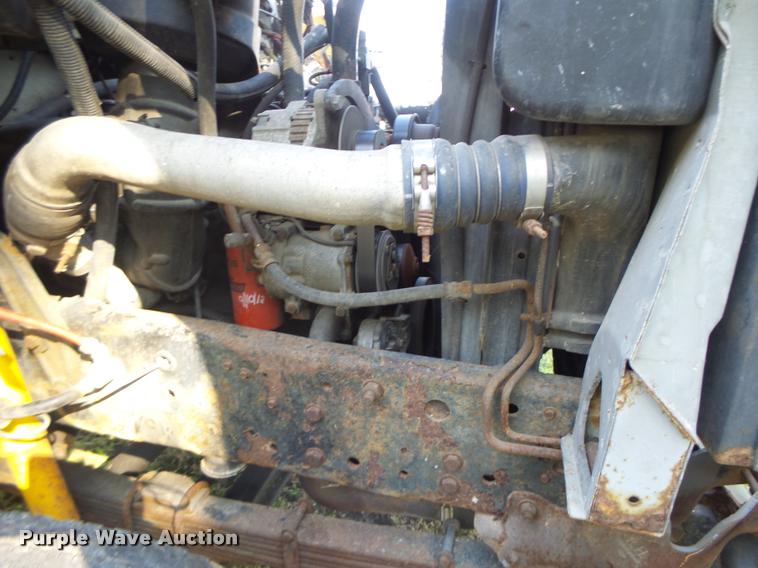 image for item K5688 1999 Ford F800 bucket truck