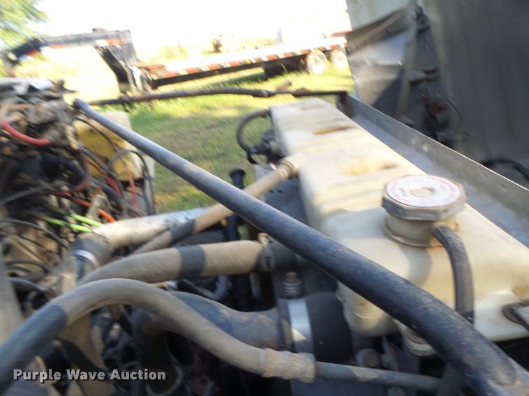 image for item K5688 1999 Ford F800 bucket truck