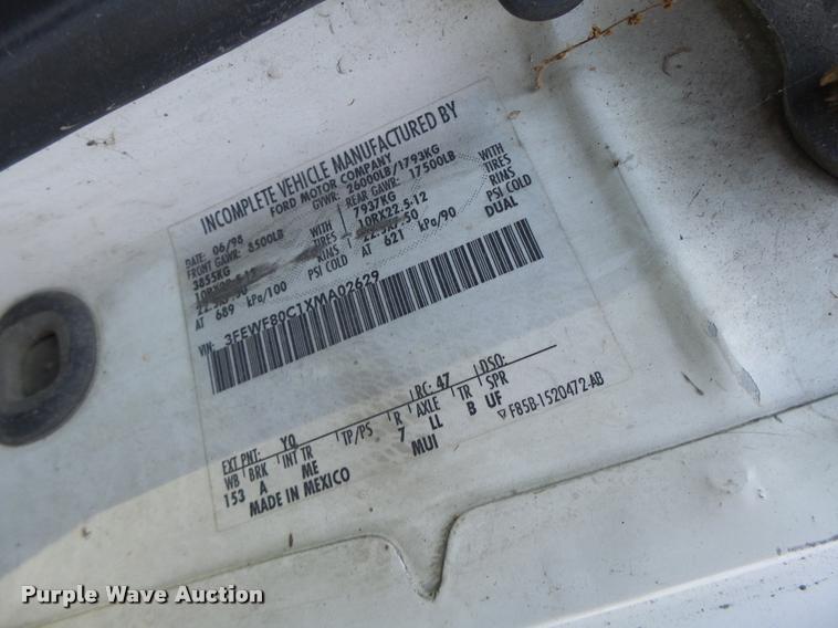 image for item K5688 1999 Ford F800 bucket truck