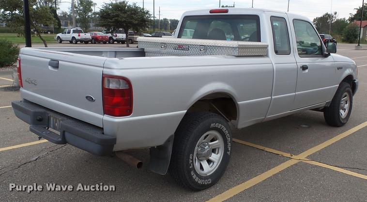 image for item K8208 2003 Ford Ranger SuperCab pickup truck