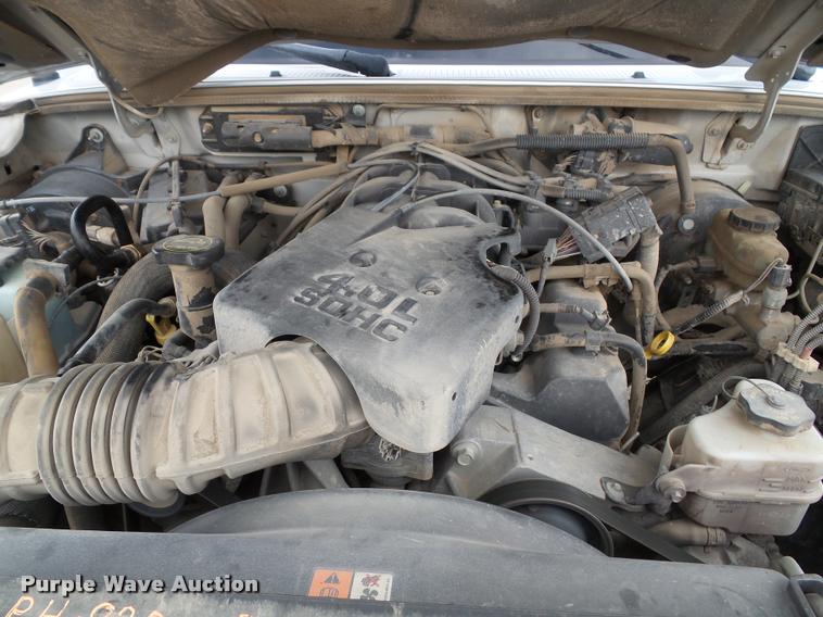 image for item K8208 2003 Ford Ranger SuperCab pickup truck