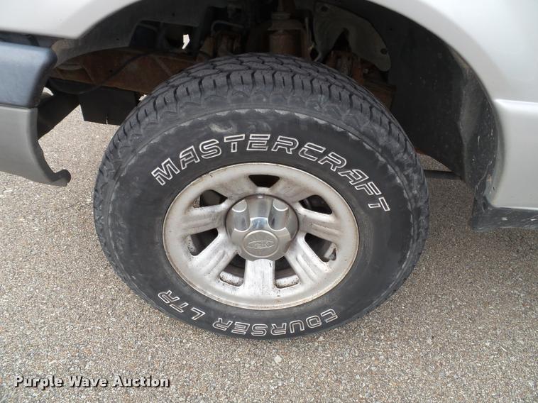 image for item K8208 2003 Ford Ranger SuperCab pickup truck