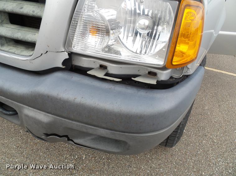 image for item K8208 2003 Ford Ranger SuperCab pickup truck