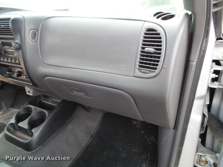 image for item K8208 2003 Ford Ranger SuperCab pickup truck