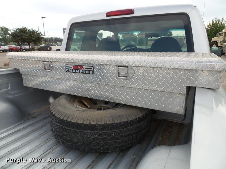 image for item K8208 2003 Ford Ranger SuperCab pickup truck