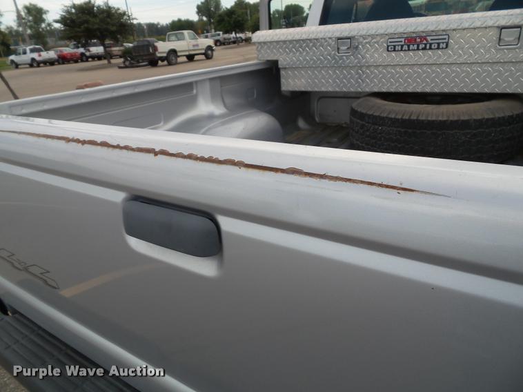 image for item K8208 2003 Ford Ranger SuperCab pickup truck