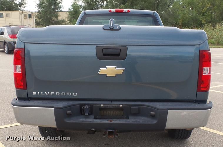 image for item K8223 2008 Chevrolet Silverado 1500 pickup truck
