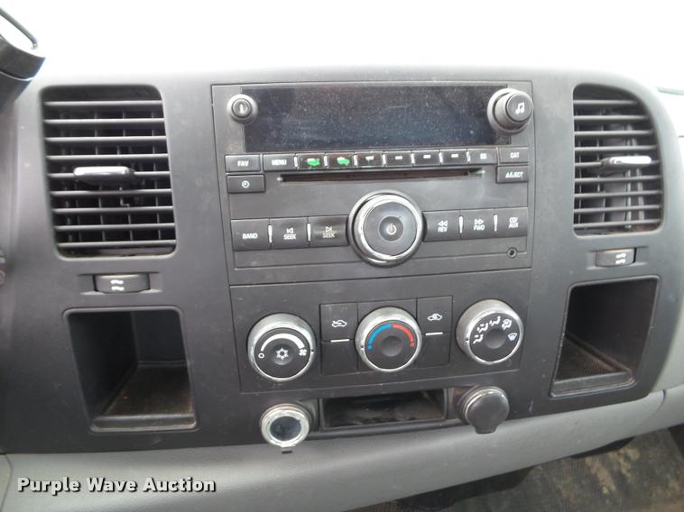 image for item K8223 2008 Chevrolet Silverado 1500 pickup truck