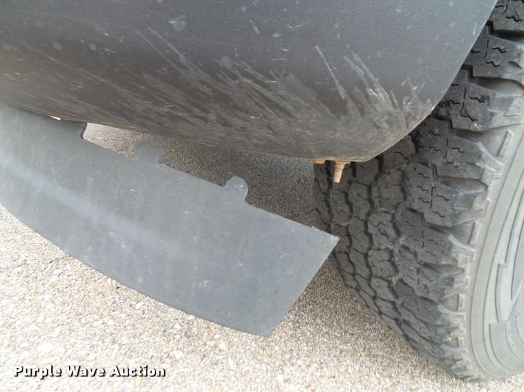 image for item K8223 2008 Chevrolet Silverado 1500 pickup truck