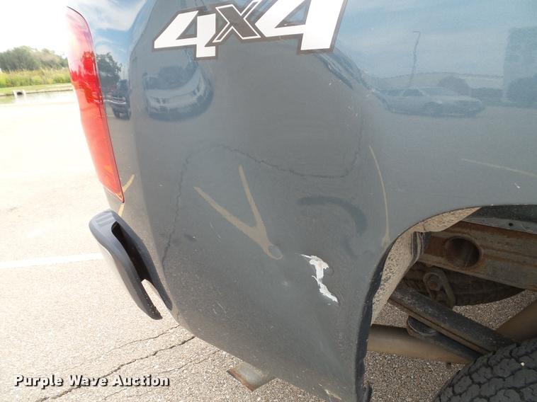 image for item K8223 2008 Chevrolet Silverado 1500 pickup truck