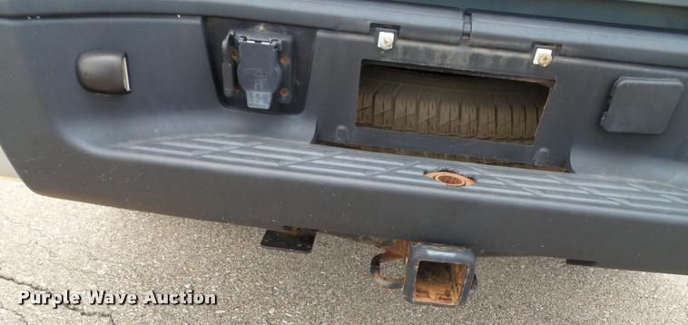 image for item K8223 2008 Chevrolet Silverado 1500 pickup truck