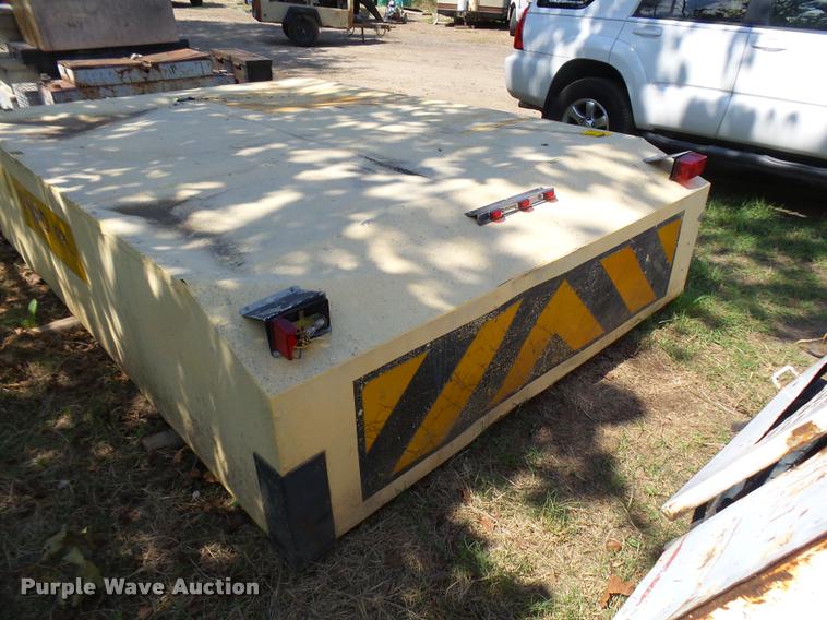 image for item L1589 U-Mad 100K crash attenuator