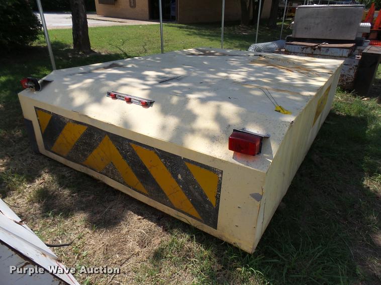 image for item L1589 U-Mad 100K crash attenuator