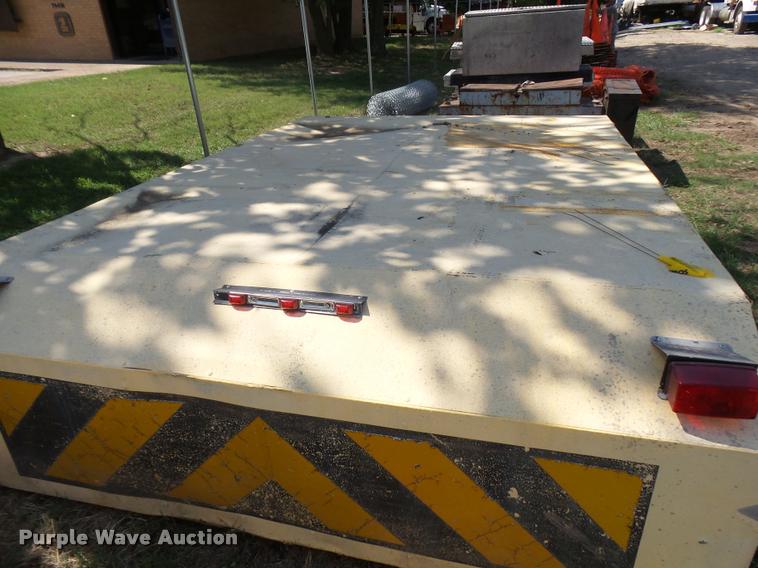 image for item L1589 U-Mad 100K crash attenuator