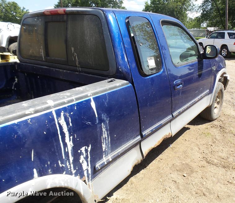 image for item L1593 1997 Ford F150 XLT SuperCab pickup truck