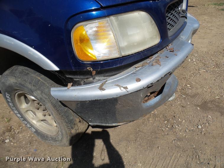 image for item L1593 1997 Ford F150 XLT SuperCab pickup truck