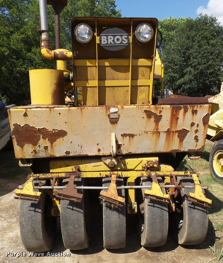 image for item L1594 Bros SP3000 pneumatic roller