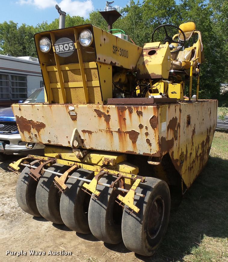 image for item L1594 Bros SP3000 pneumatic roller